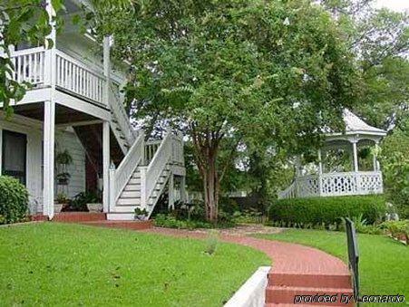 Red Bluff Cottage Bed & Breakfast Μοντγκόμερι Εξωτερικό φωτογραφία